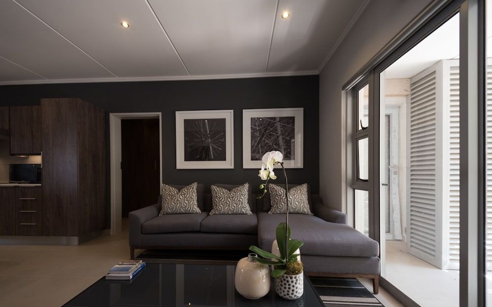 Insignia Lifestyle 1