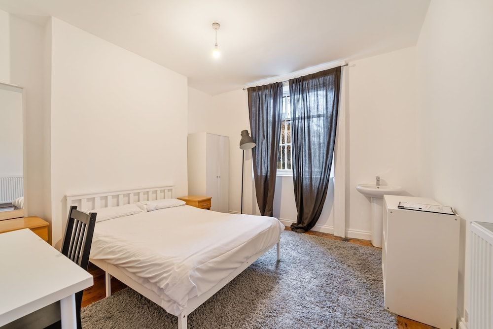 No 13 Georgian Shared House - By Clifton Short Lets 1