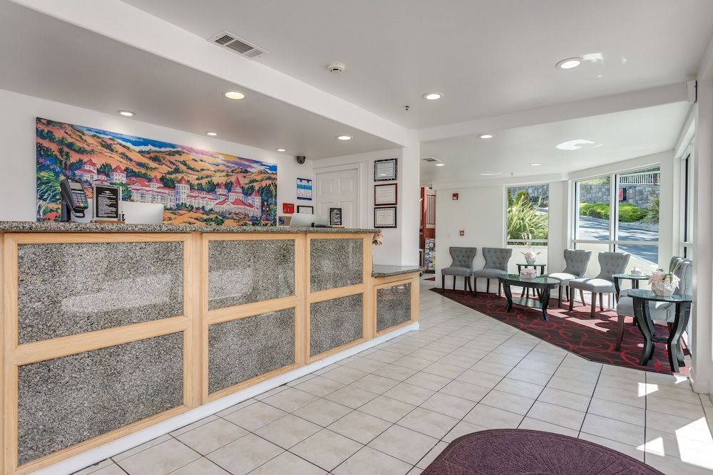 Pacifica Beach Hotel 1