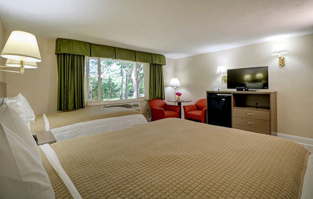 Skaket Beach Motel 1