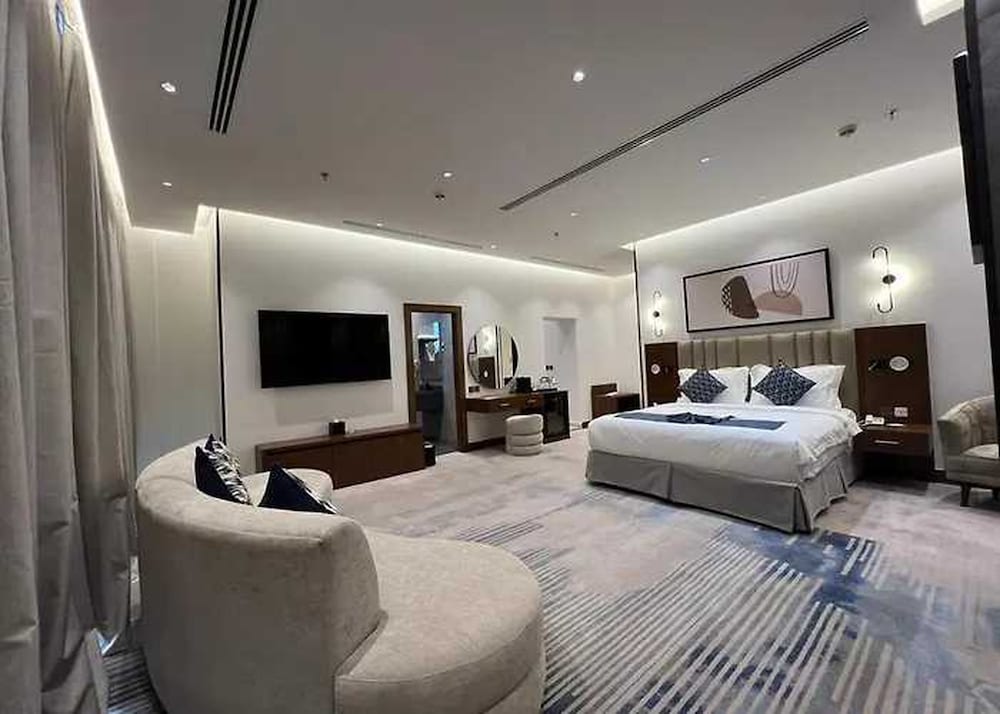 Dancenter Luxury Central King Fahd Road Formerly Anan Hotel 1