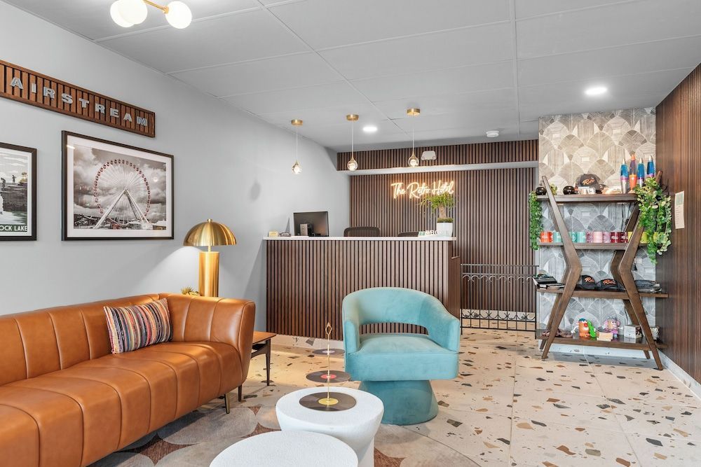 The Retro Hotel 2