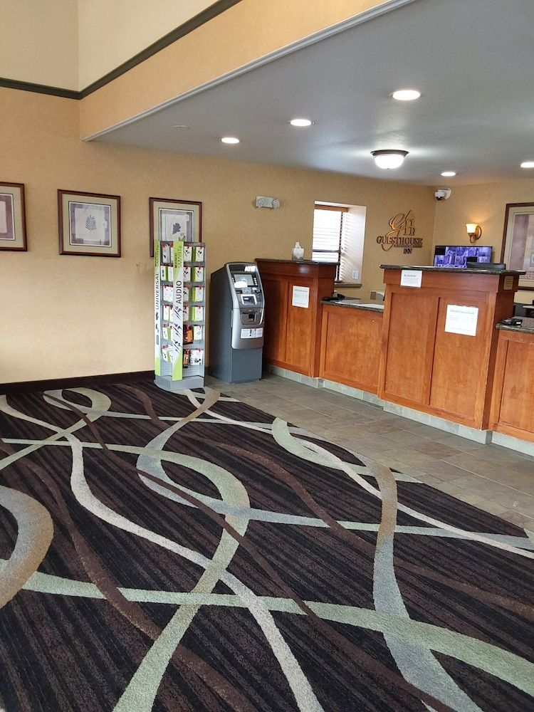 Lavissh Inn and Suites 2