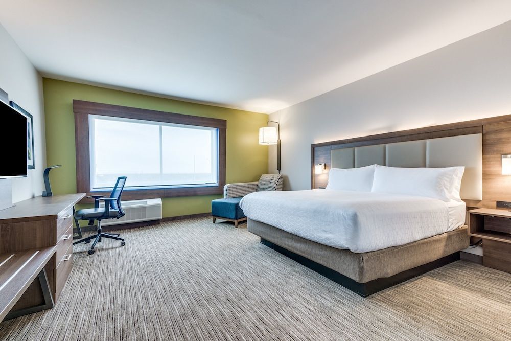 Holiday Inn Express & Suites DENTON SOUTH by IHG 2