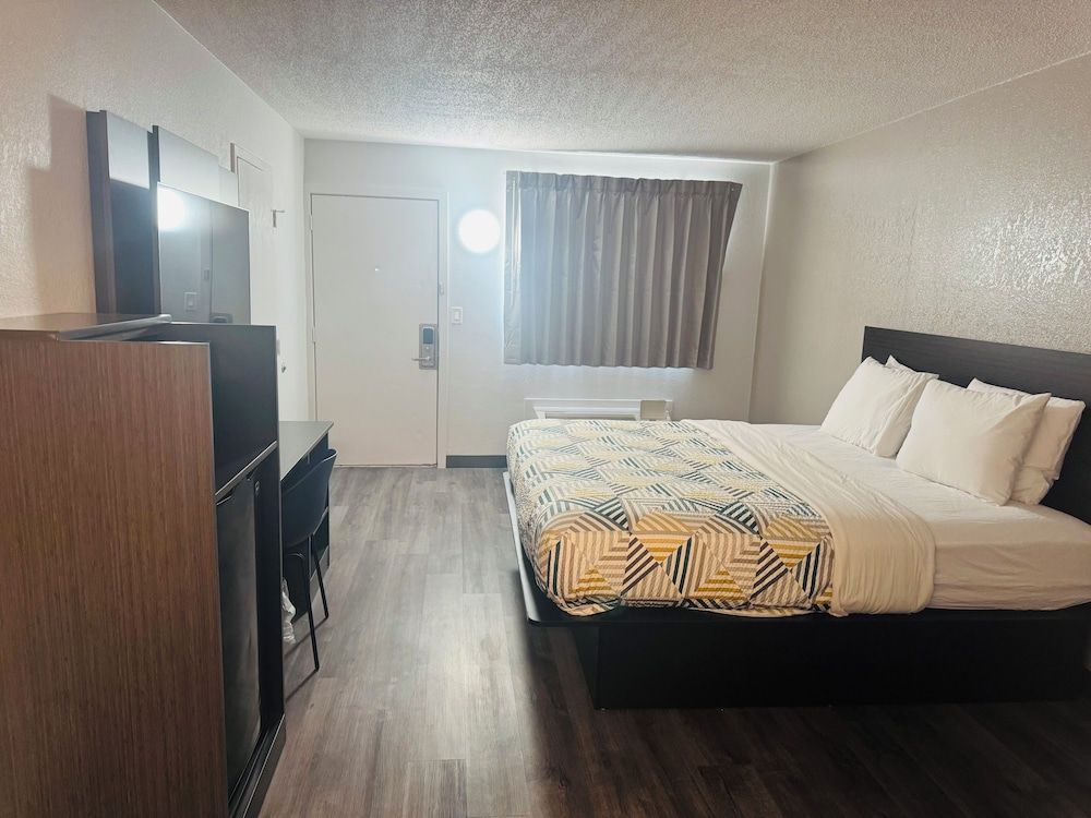 Motel 6 Southgate, MI - Detroit 2