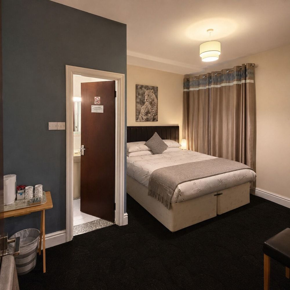 Devon Guest House 2