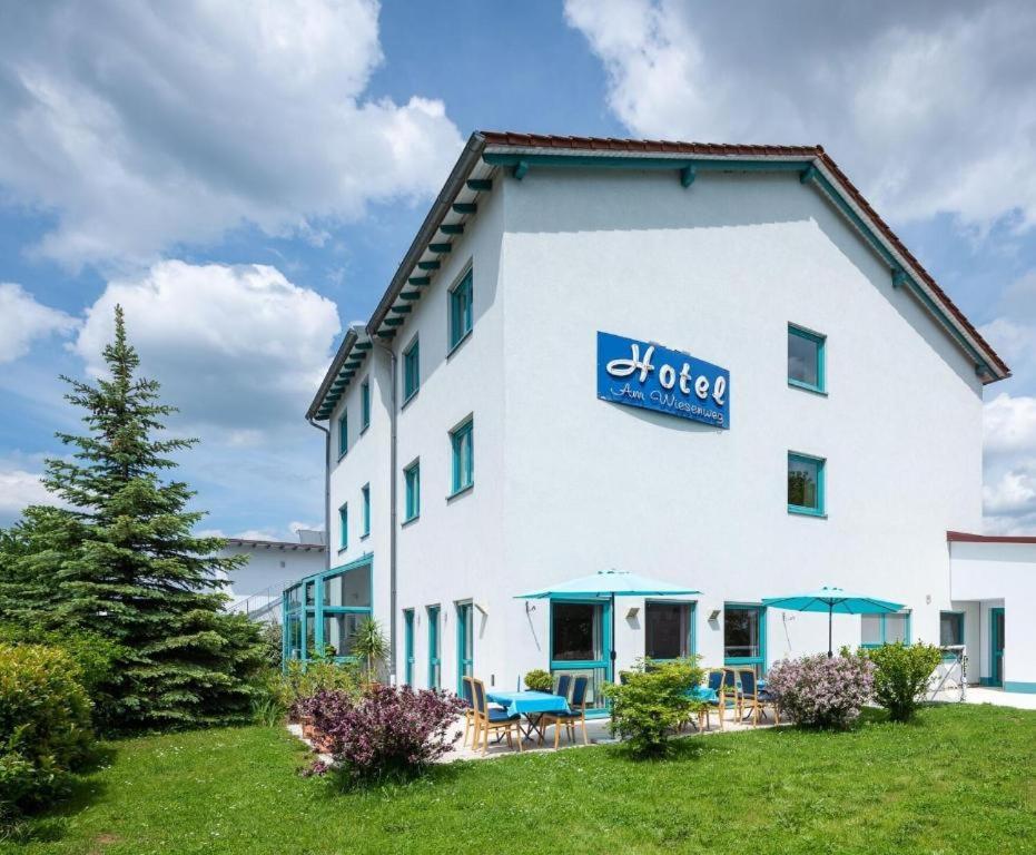 Hotel Am Wiesenweg l 24h check-in 1