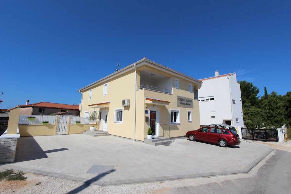 Studio Emanuel 2
