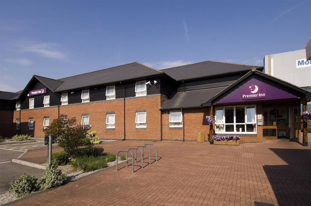Premier Inn Swansea North 1