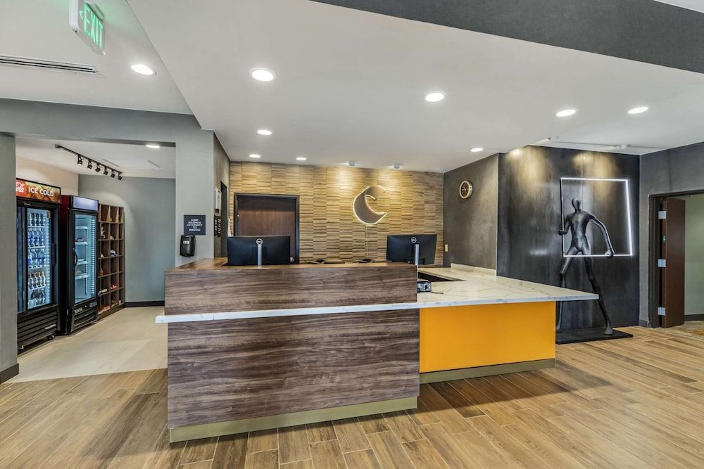 Comfort Suites Cheyenne 2