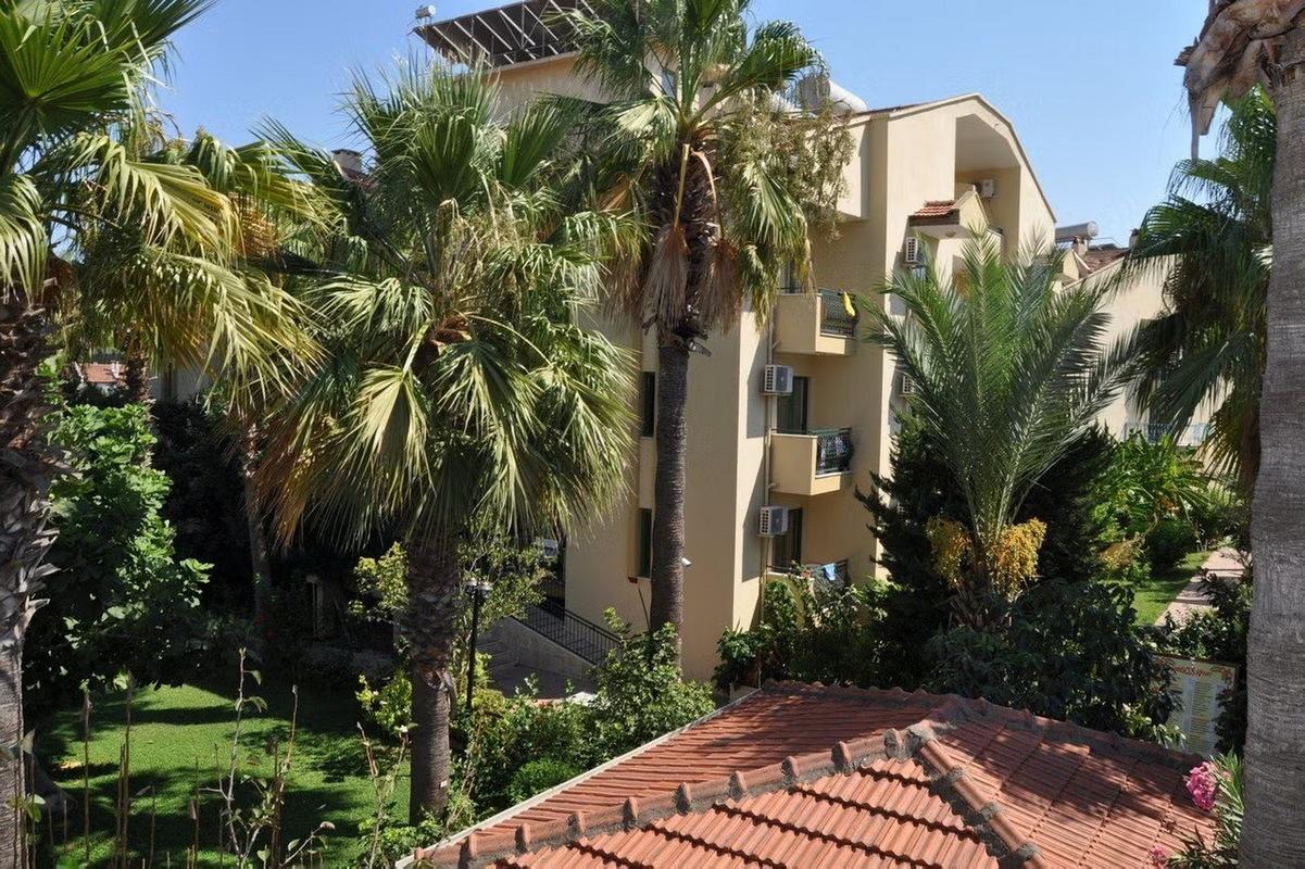 Hibiscus Garden Apartments 2