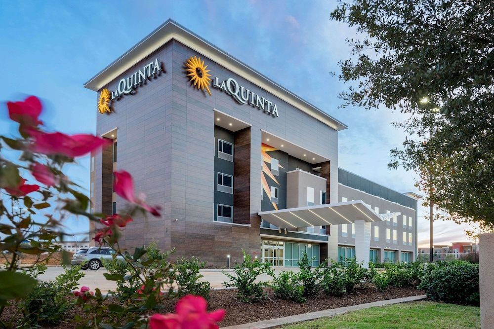 La Quinta Inn & Suites Katy-Mills by Wyndham Katy 1