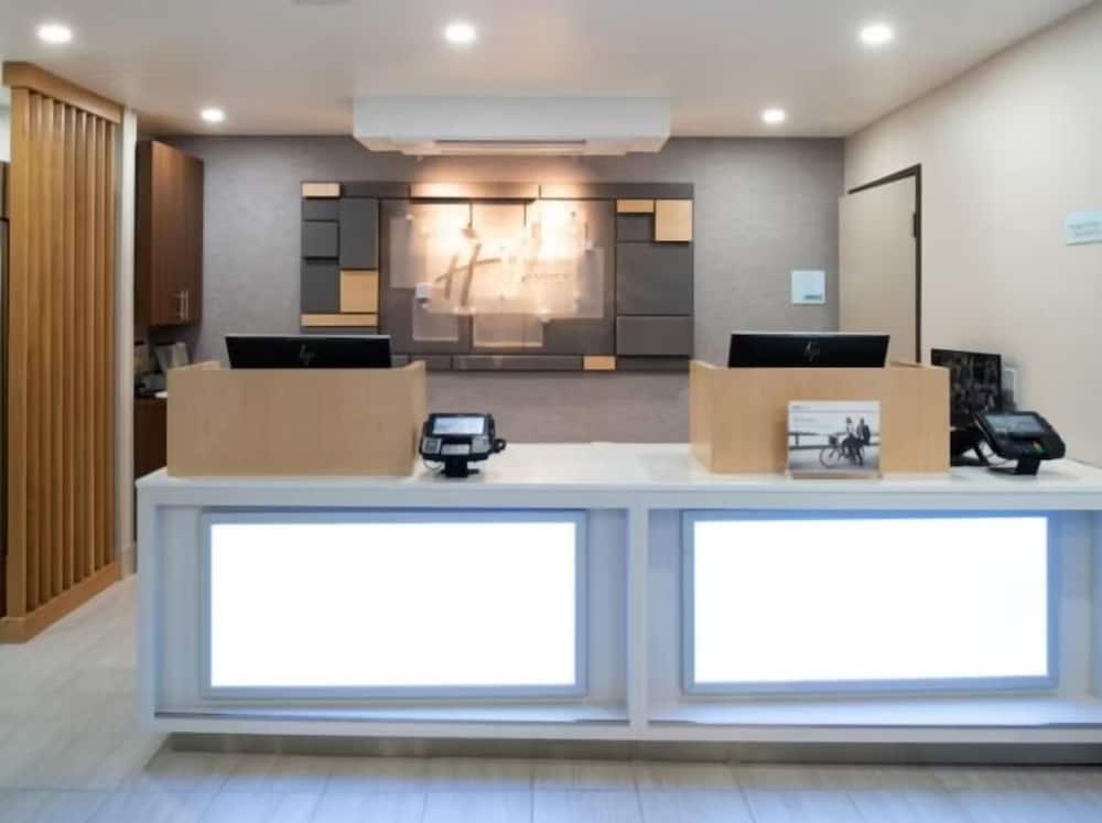 Holiday Inn Express SANTA ROSA NORTH by IHG 2