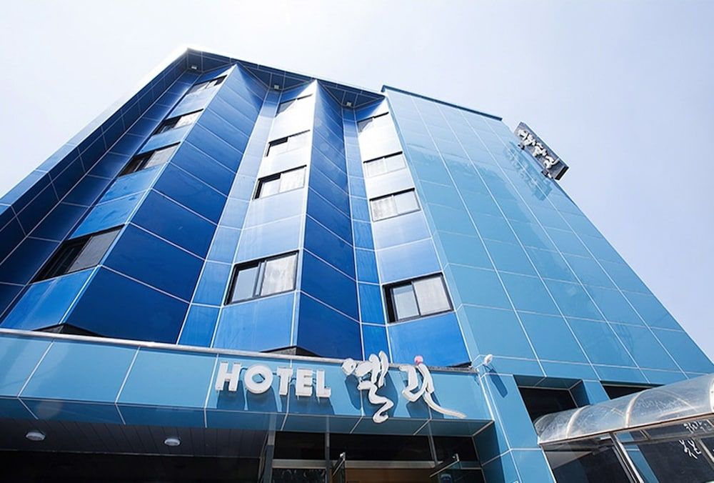 Elin Hotel 1