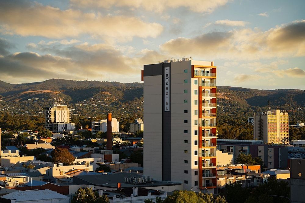 Toms Court Hotel 1