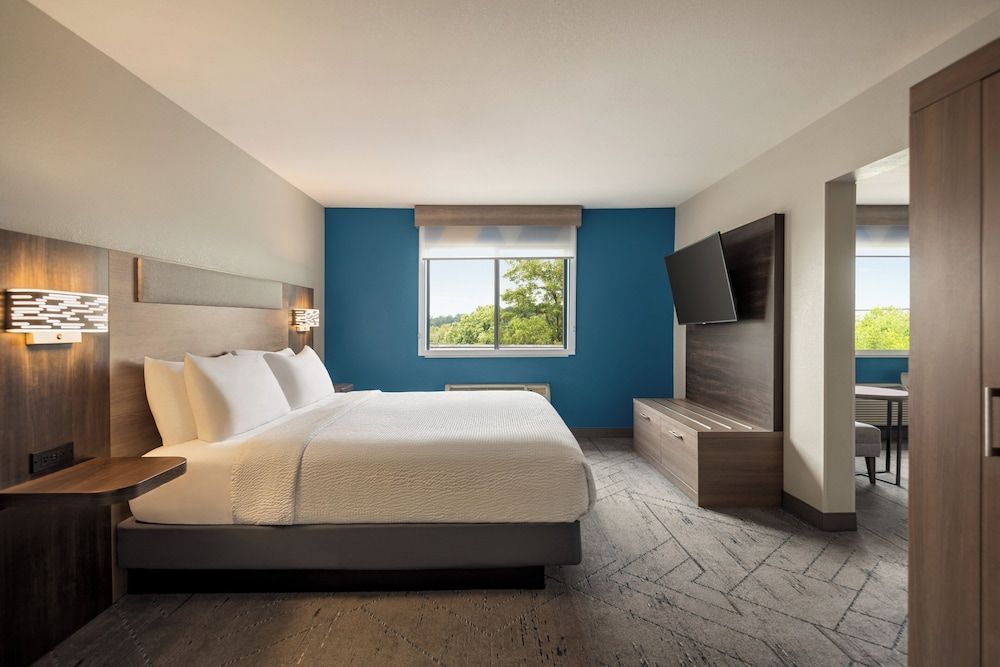 Holiday Inn Express MORGANTOWN by IHG 2