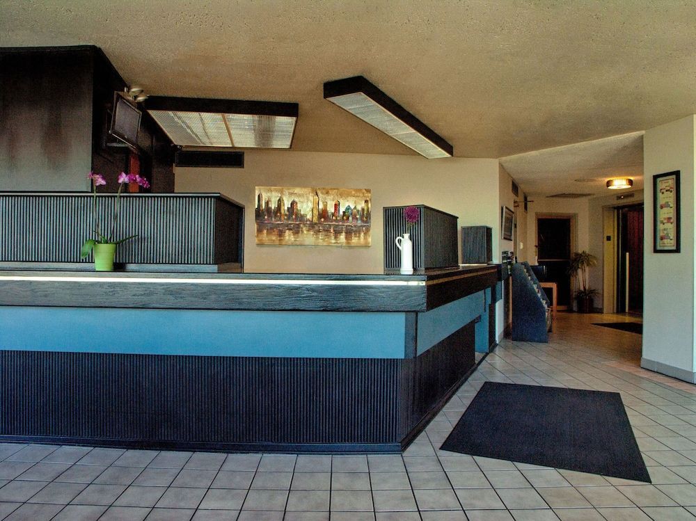 Inn At The Convention Center 2