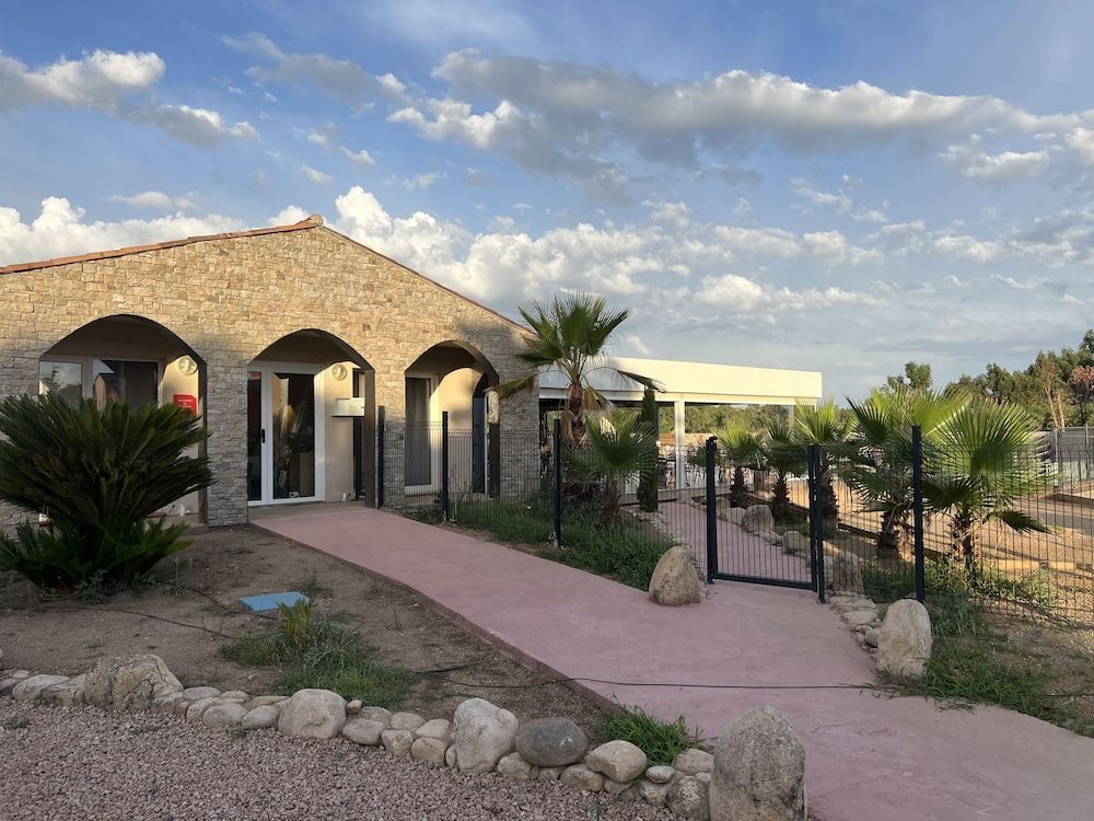 Résidence hôtelière les hameaux de saint cyprien 25 M2 2