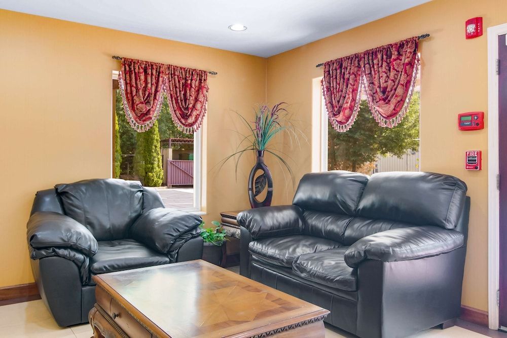 Americas Best Value Inn - Mableton 2