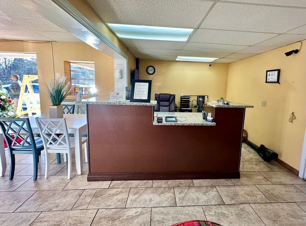 Americas Best Value Inn Franklin 2