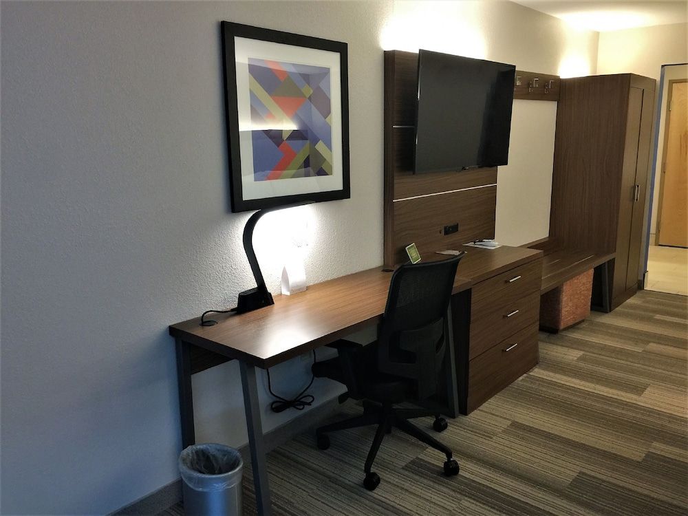 Holiday Inn Express & Suites DANVILLE by IHG 2