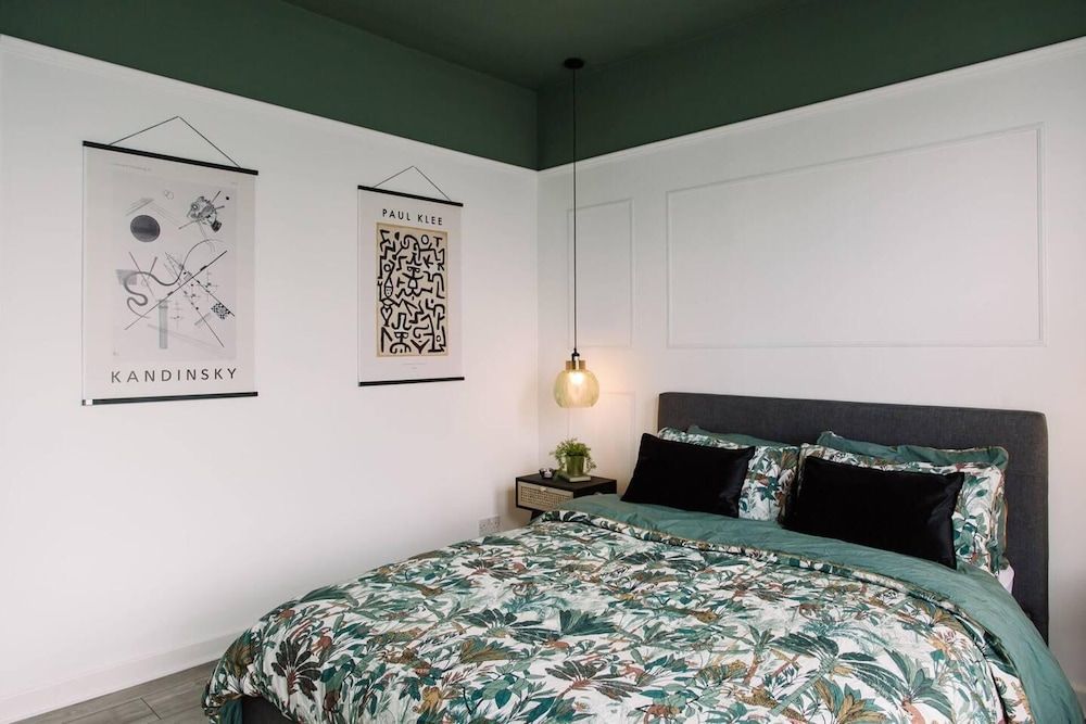 Luxury Designer 4-bed Home in the Heart of Belfast 2