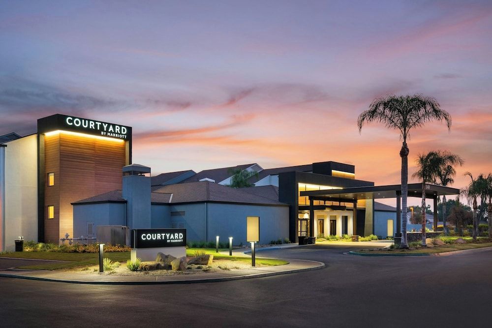 Courtyard by Marriott Fresno 1
