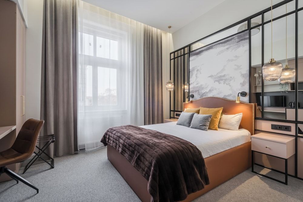 Astoria Boutique Suites- Best Location by BQA 1