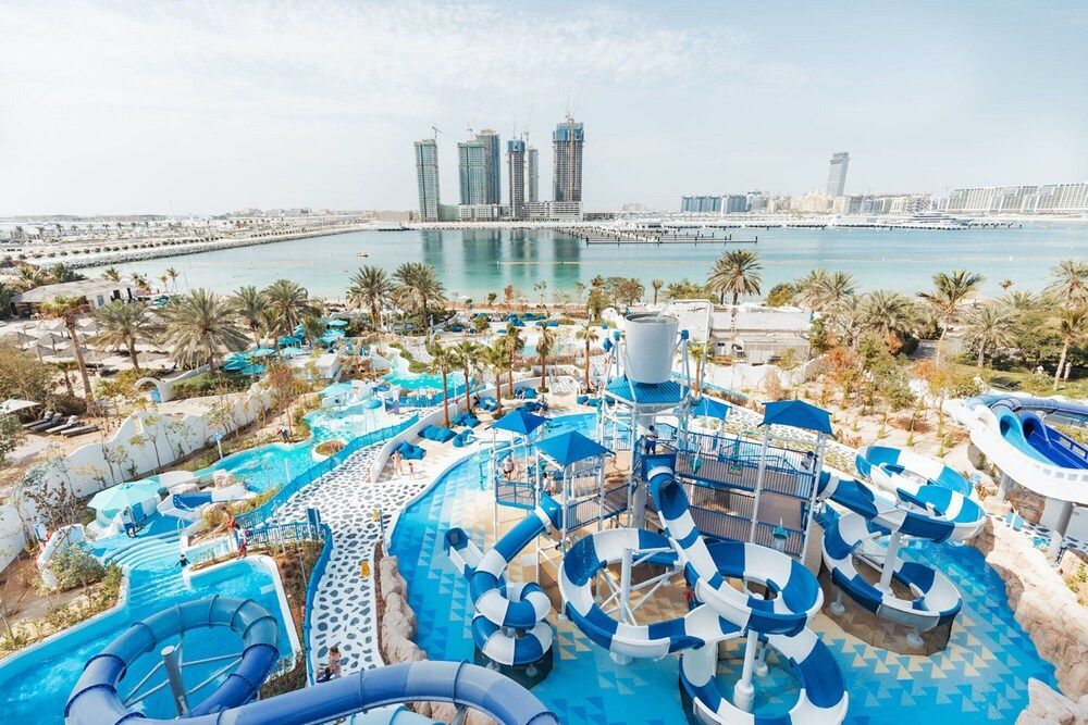 Urban Panda Beach Hostel JBR 1