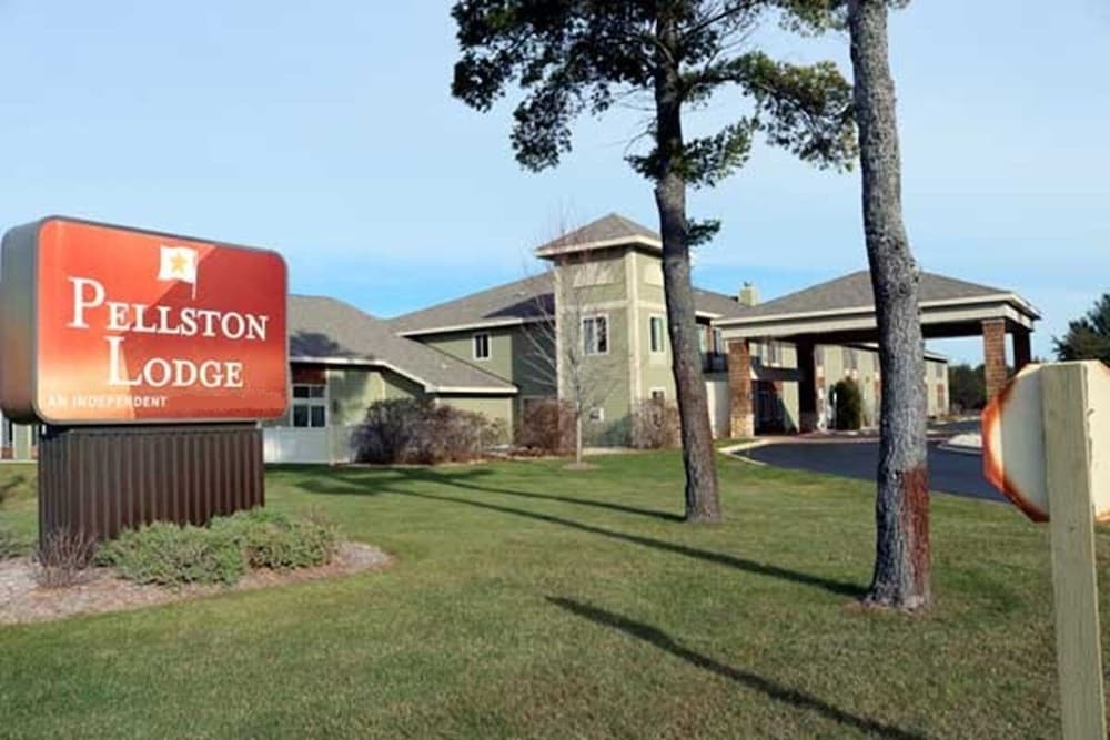 Pellston Lodge 1
