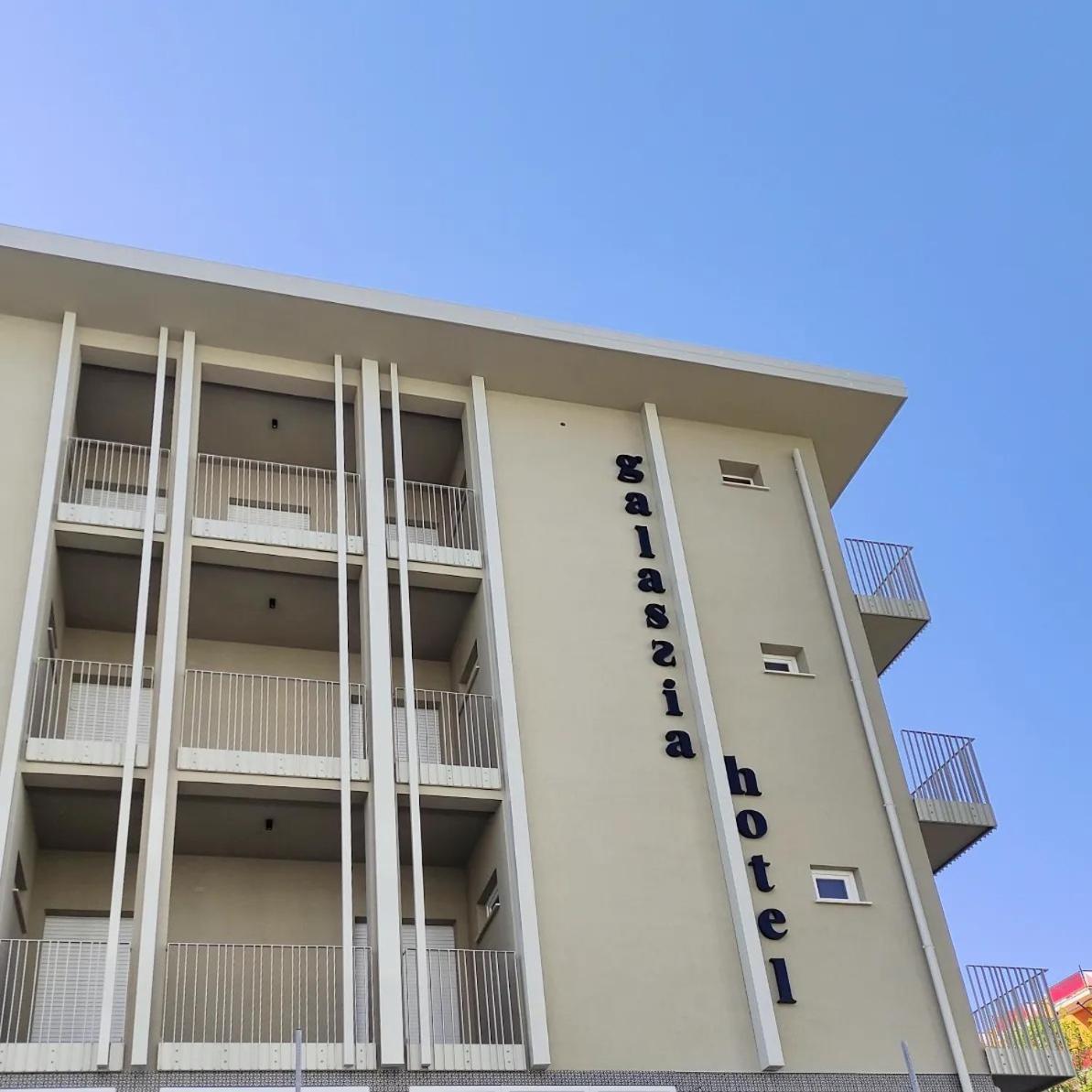 Hotel Galassia 1