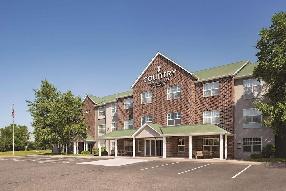 Country Inn & Suites by Radisson, Cottage Grove, MN 1