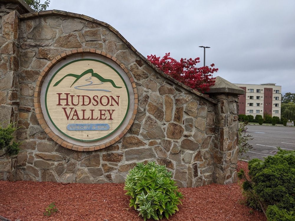 Hudson Valley Resort 1