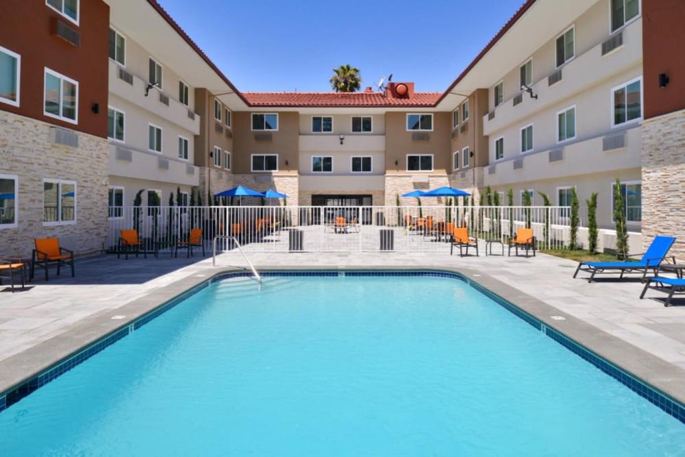 Holiday Inn Express SANTA ROSA NORTH by IHG 1