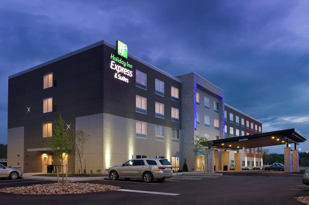 Holiday Inn Express & Suites ALTOONA by IHG 1