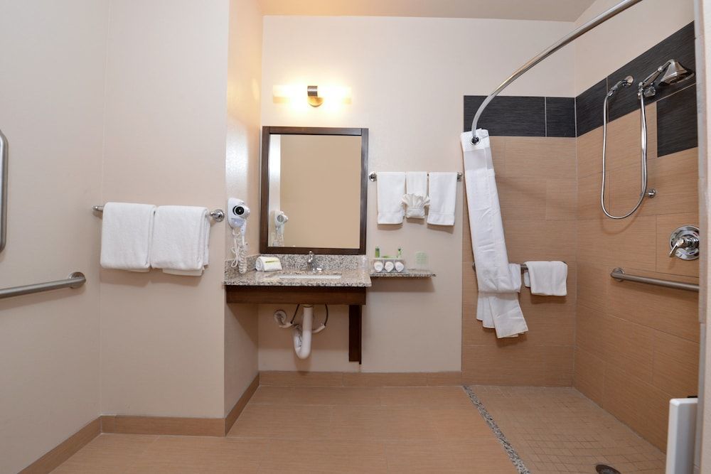 Holiday Inn Express & Suites GLOBE by IHG 2