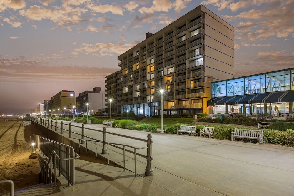 Coastal Hotel & Suites Virginia Beach - Oceanfront 1