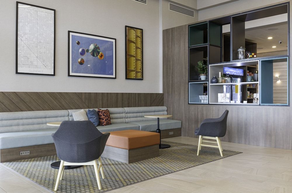 Holiday Inn GLENDALE - STADIUM & ENT DIST by IHG 1
