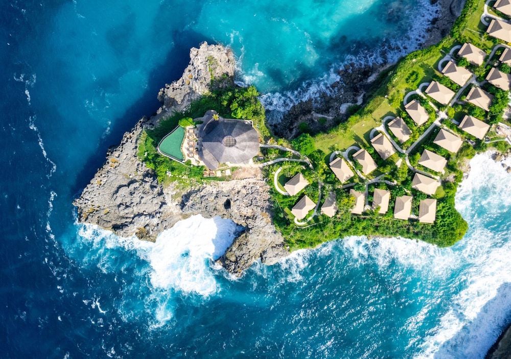 ARNA Suites and Ocean Lounge 1