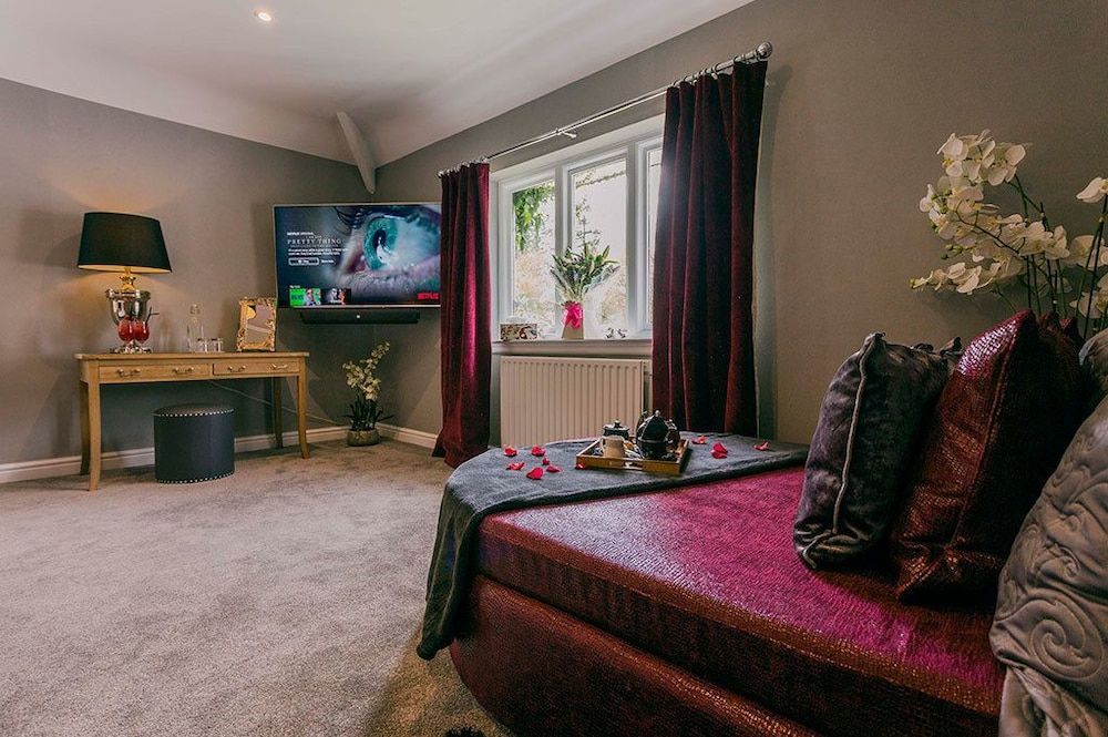 Aphrodites Group - Luxury Hot Tub Suites in Central Lake District! 2