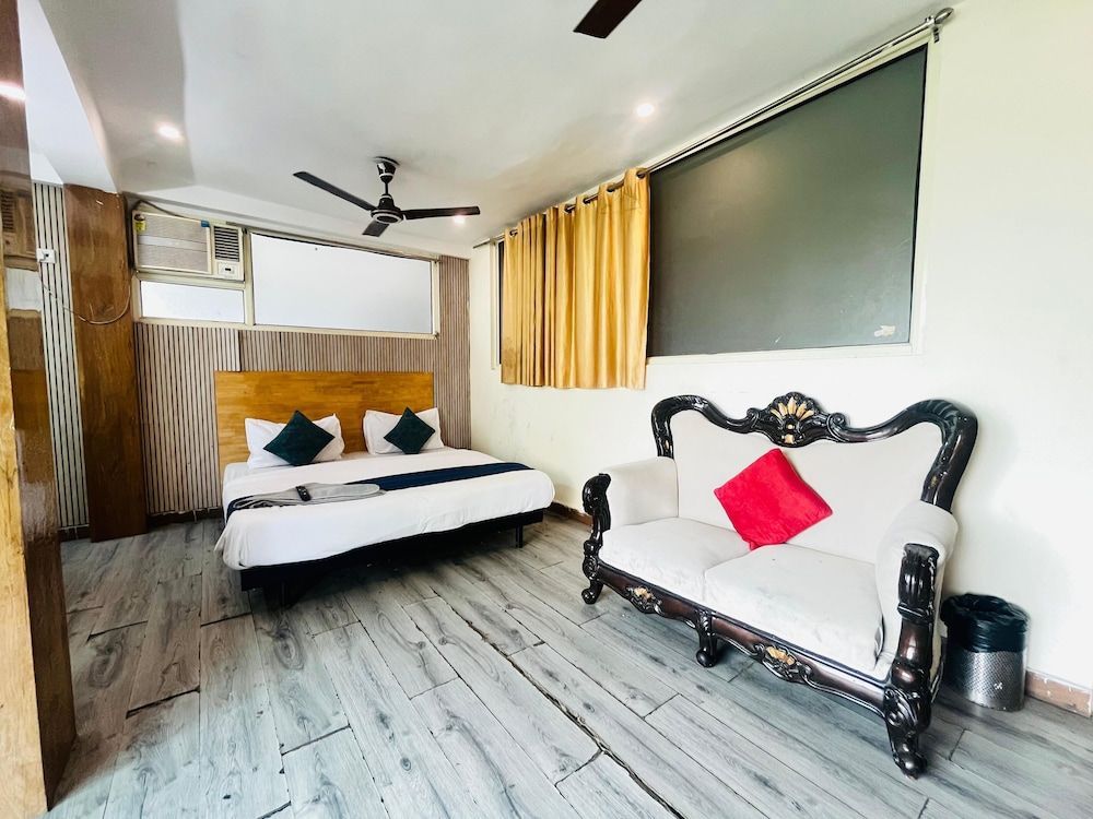 Roomshala Hotel Green Valley 2