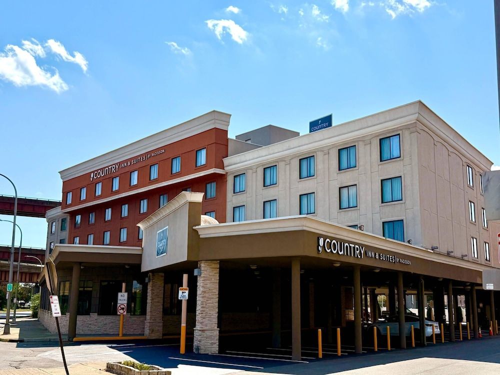 Country Inn & Suites by Radisson, Downtown Albany New York 1