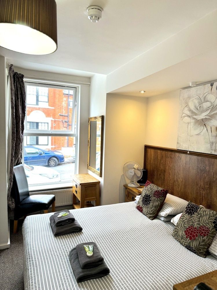 Riverside Hotel 2