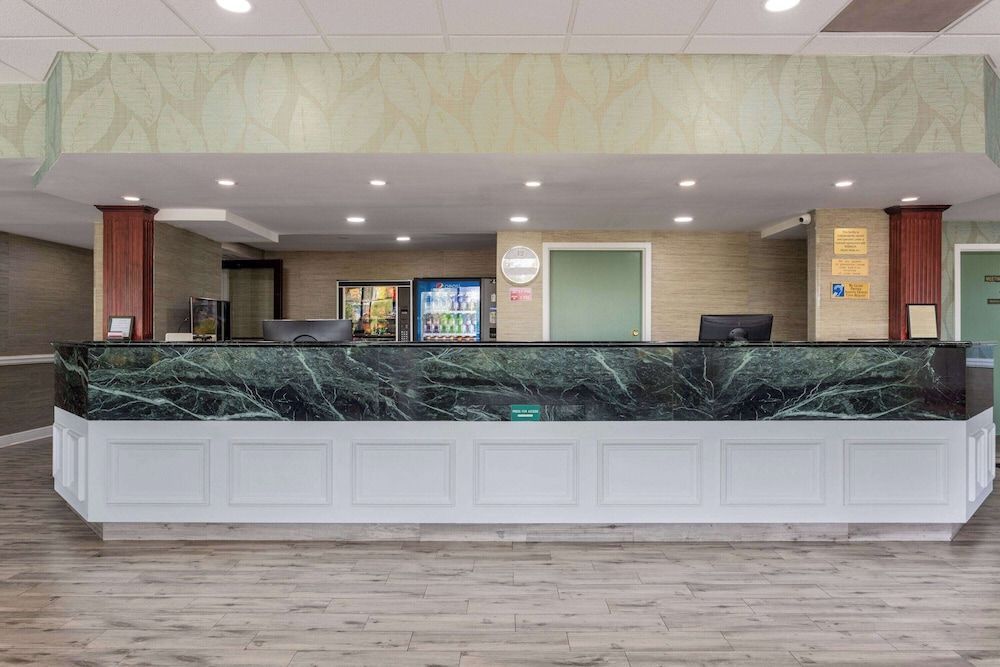Ramada by Wyndham Altamonte Springs Near I-4 2