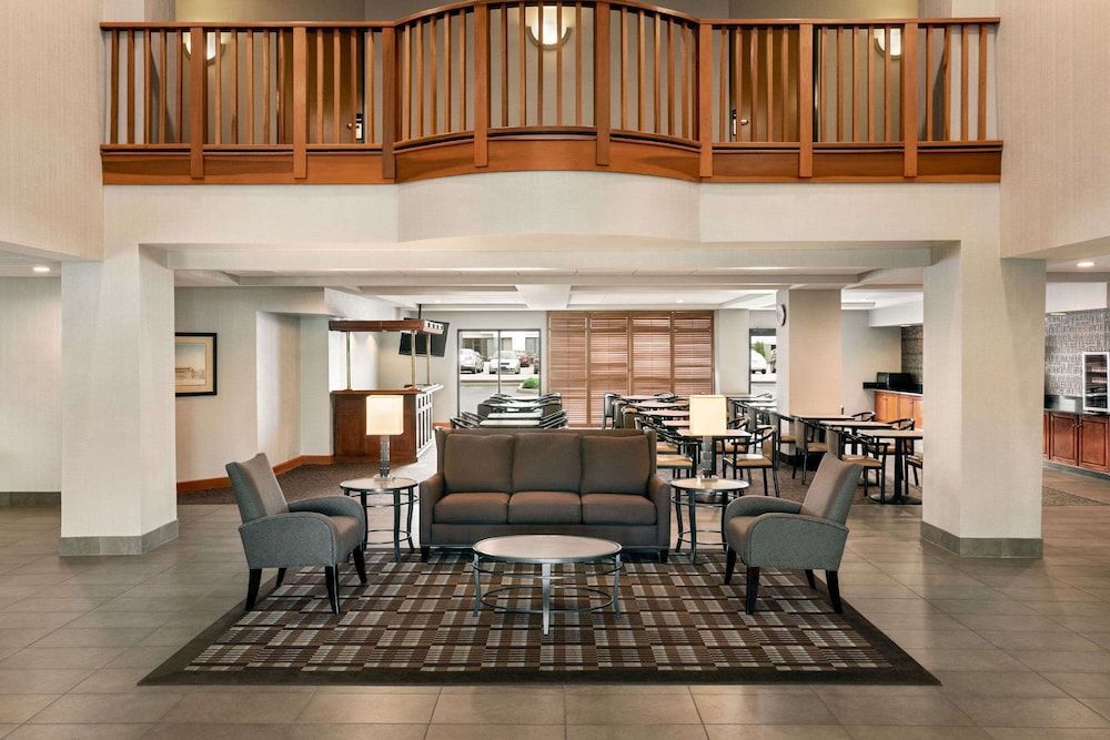 Wingate by Wyndham Cincinnati Blue Ash 2