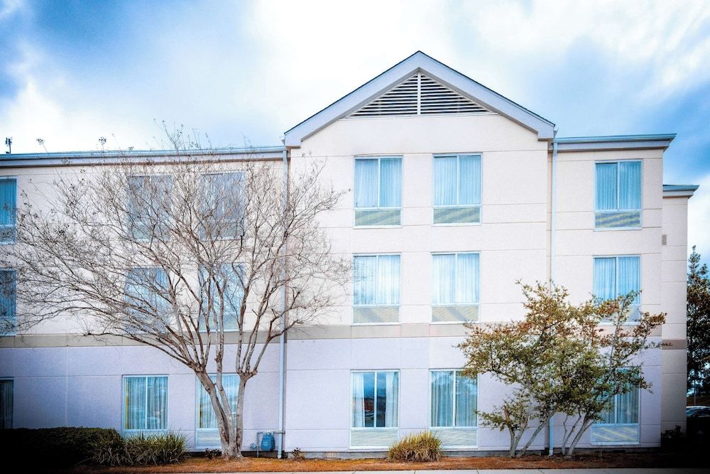 Wyndham Garden New Orleans Airport 1