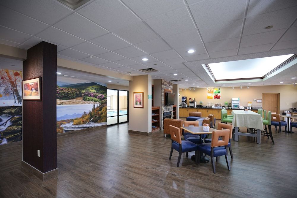 Quality Inn & Suites Boone - University Area 2