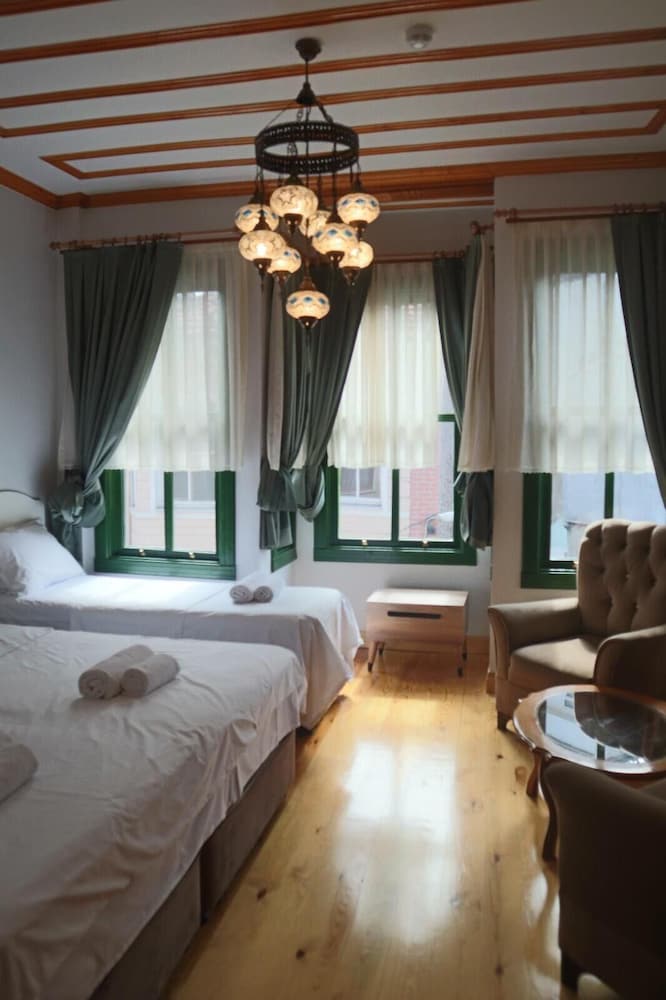 3 Floor History Mansion 2