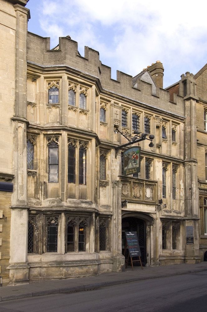 George & Pilgrims Hotel 1