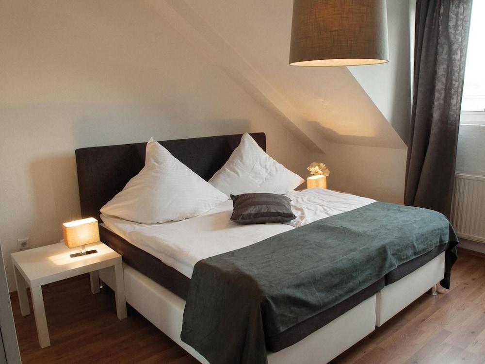 Gästezimmer in Bornheim mit Self-Check-in 24h zwischen Köln & Bonn nahe Phantasialand 2